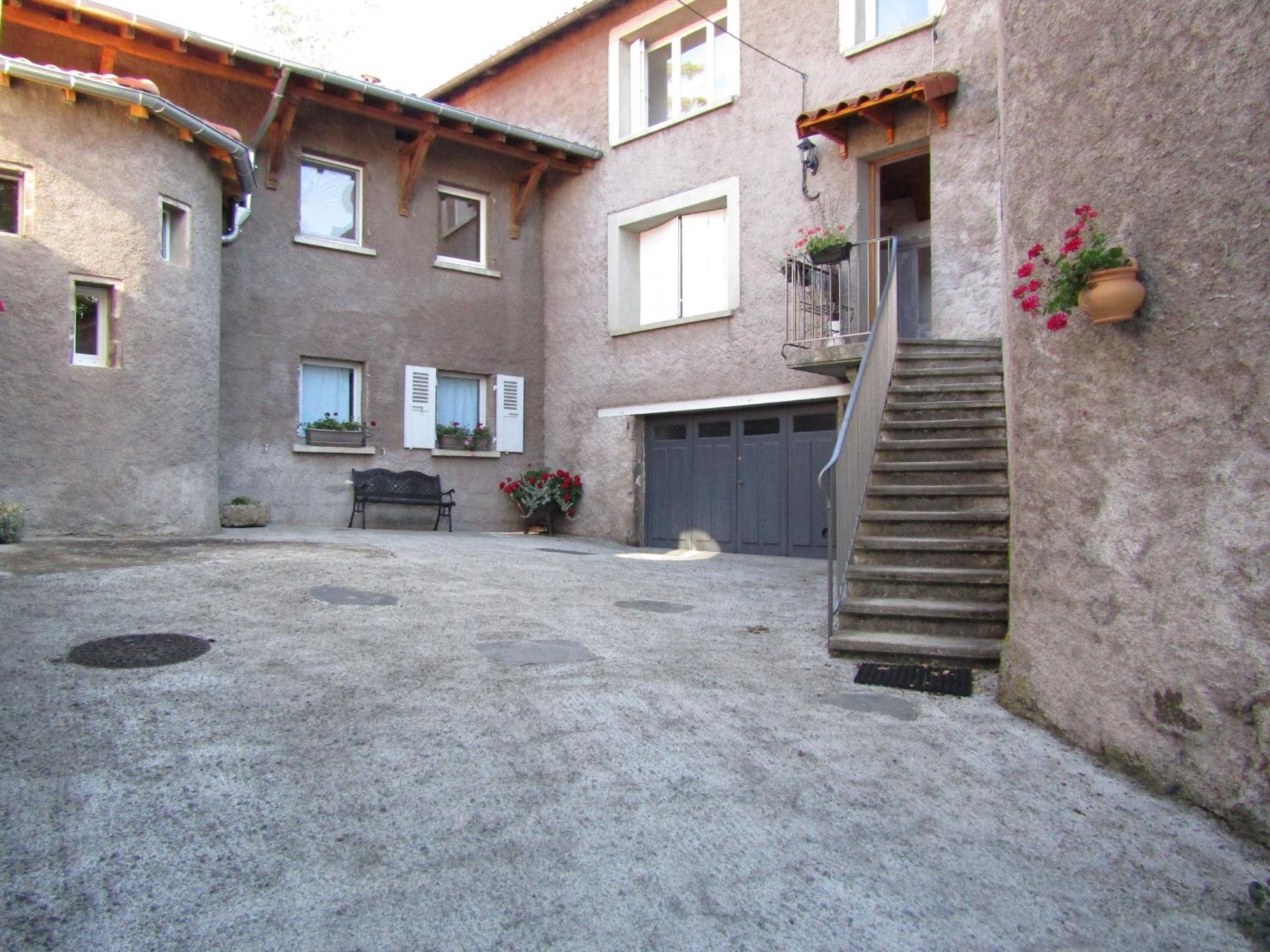 Grande Maison Au Coeur D'Un Village Historique Avec Terrasse Et Wifi Inclus - Fr-1-582-308 Saint-Vidal Exterior photo